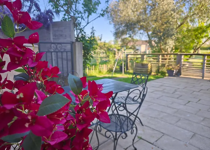 Apartment La Bastide Girondine Saint-Loubès